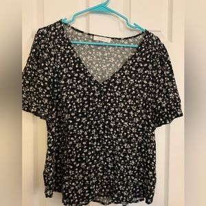 3/$12 Black & white floral button down